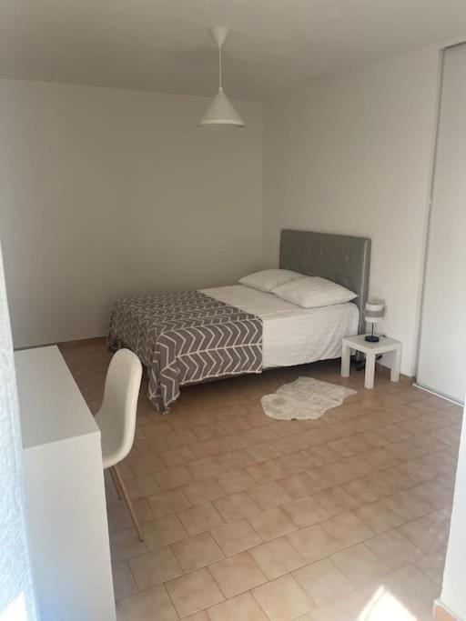 Appartement A 100 M De La Gare Port-de-Bouc Exterior foto